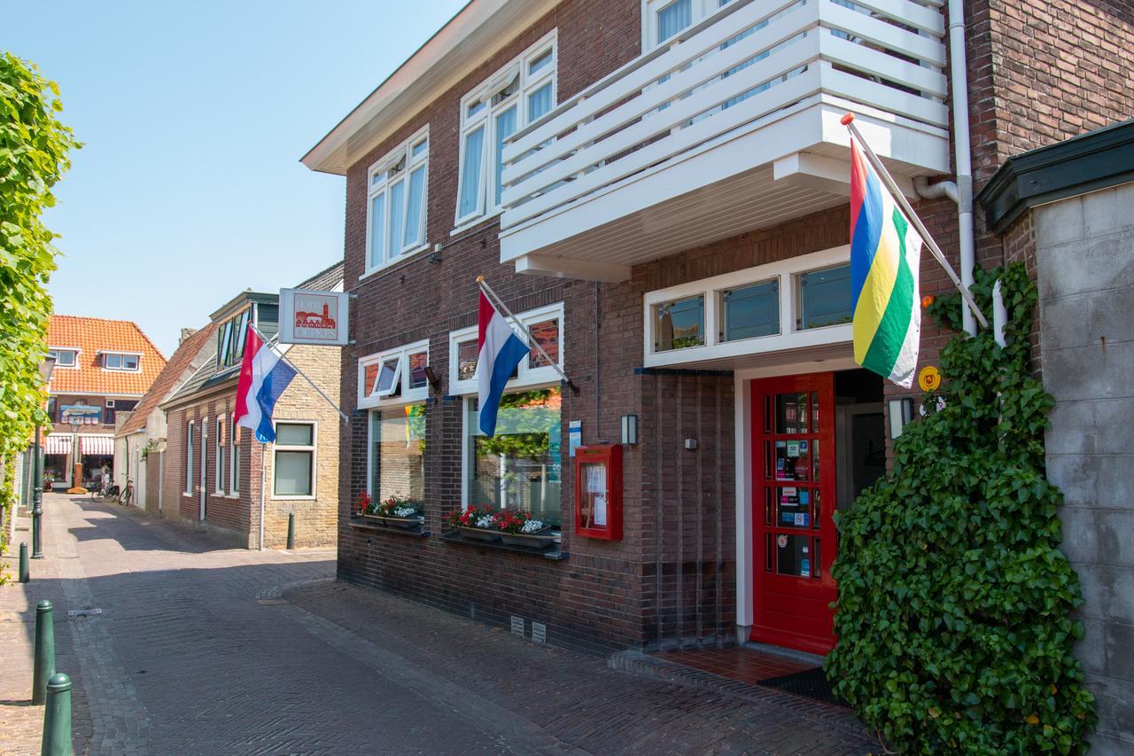 Hotel Oepkes West-Terschelling Exterior photo